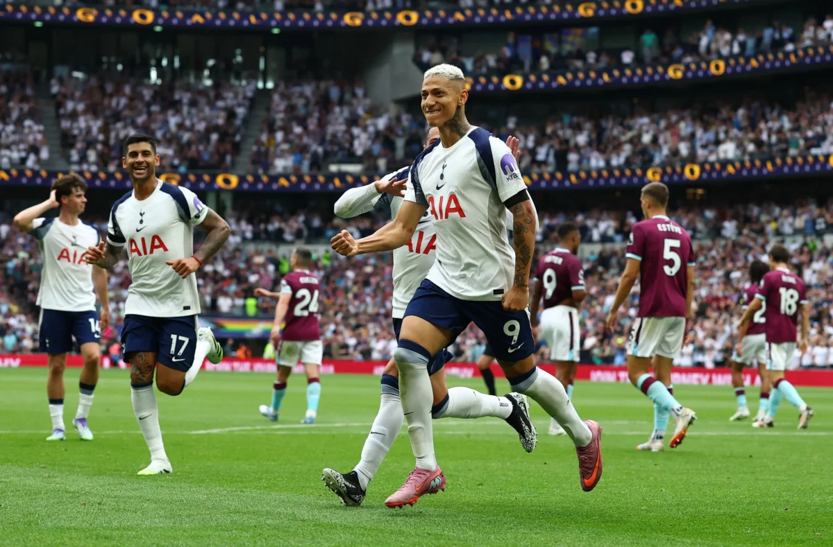 Cartola Internacional: monte seu time com brasileiros na R9 Cartola Internacional: monte seu time com brasileiros na R9