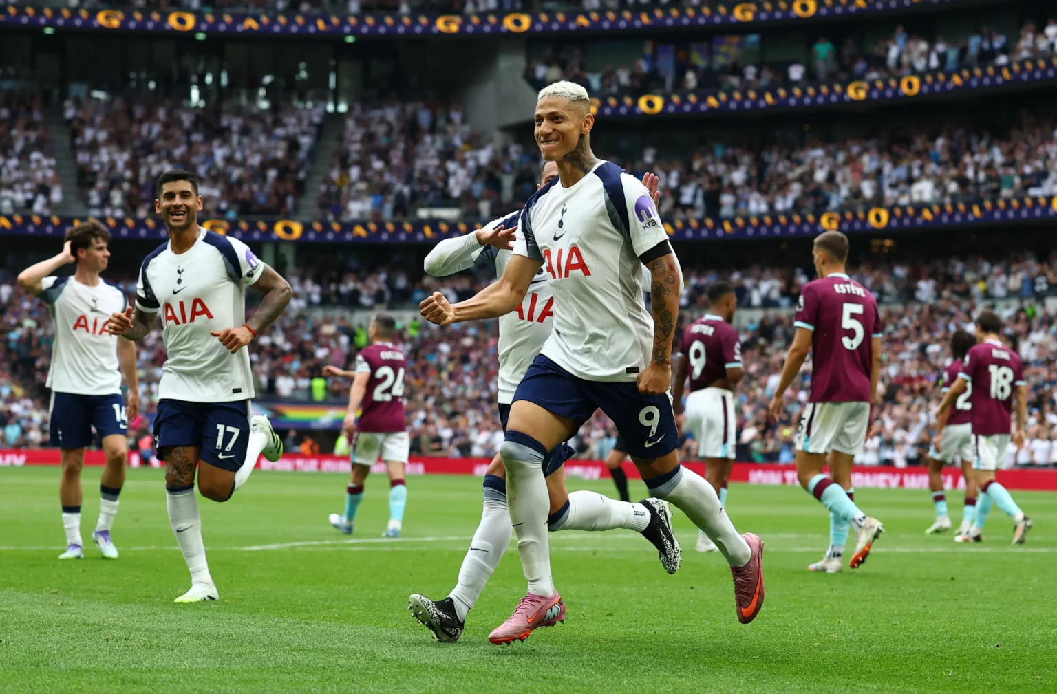 Cartola Internacional: monte seu time com brasileiros na R9