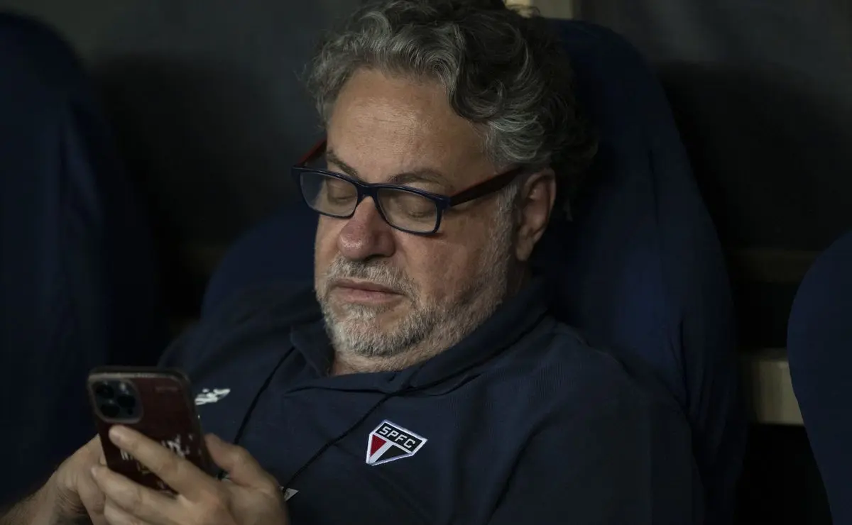 Casares articula bastidores do São Paulo: Carlomagno ganha protagonismo em meio à tensão com Belmonte Casares articula bastidores do São Paulo: Carlomagno ganha protagonismo em meio à tensão com Belmonte