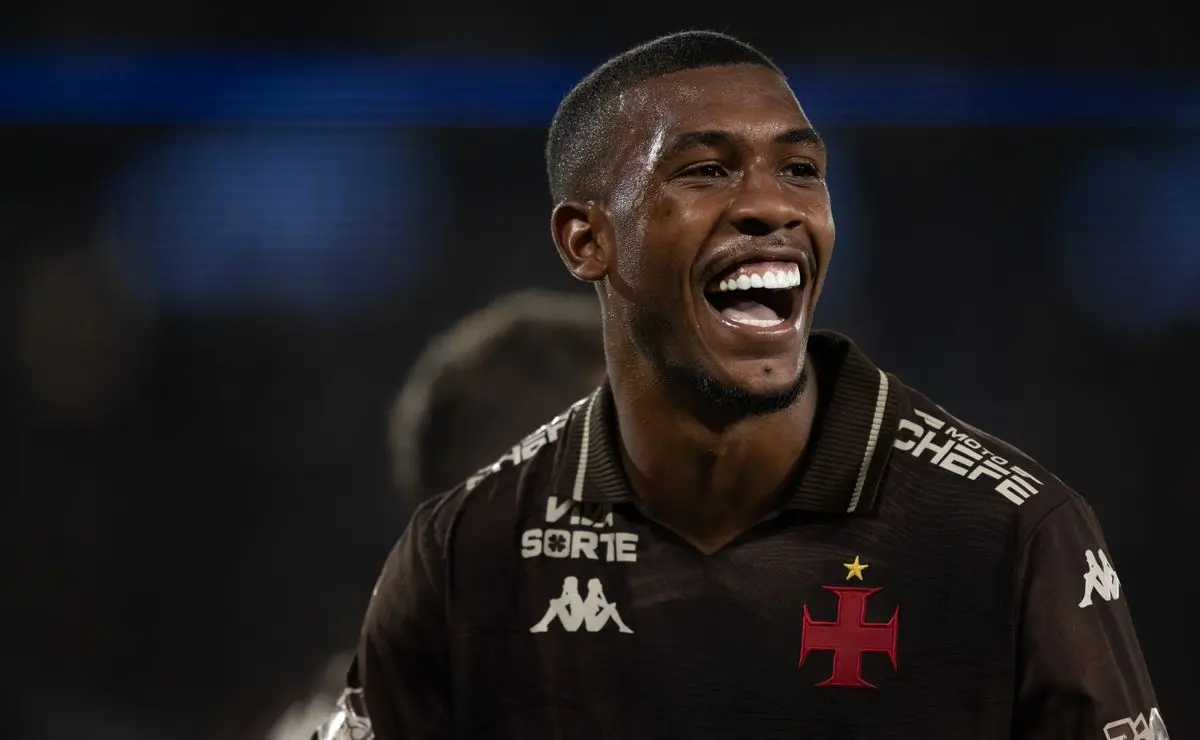 Chelsea-ING monitora Rayan; oferta ao Vasco aguarda desfecho por Samu Aghehowa Chelsea-ING monitora Rayan; oferta ao Vasco aguarda desfecho por Samu Aghehowa