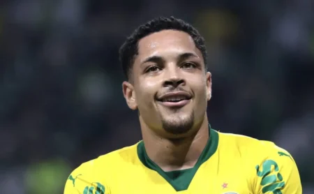 Chelsea descarta Vitor Roque; Palmeiras ignora especulações sobre futuro do atacante Chelsea descarta Vitor Roque; Palmeiras ignora especulações sobre futuro do atacante