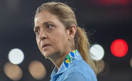 Com CBF casa da Leila, torcida do Flamengo protesta contra a presidente do Palmeiras Com "CBF casa da Leila", torcida do Flamengo protesta contra a presidente do Palmeiras