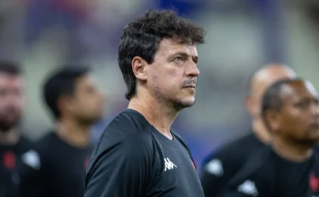 Comandante do Vasco, Fernando Diniz analisa clássico contra o Fluminense pelo Brasileirão: Equipe de muita qualidade técnica Comandante do Vasco, Fernando Diniz analisa clássico contra o Fluminense pelo Brasileirão: "Equipe de muita qualidade técnica"