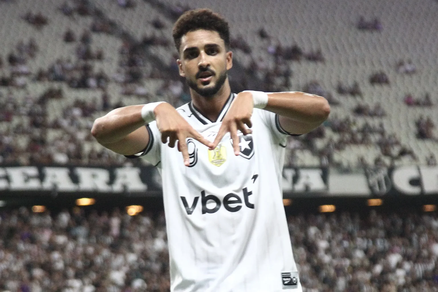 Comemoração de Chris Ramos, do Botafogo, uma homenagem a jovem com câncer Comemoração de Chris Ramos, do Botafogo, uma homenagem a jovem com câncer