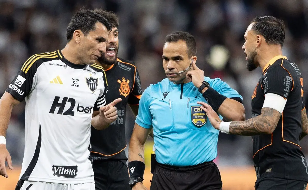 Corinthians: Dobra de Facilidade na Obtenção de Cartões Contra o Internacional no Brasileirão Corinthians: Dobra de Facilidade na Obtenção de Cartões Contra o Internacional no Brasileirão