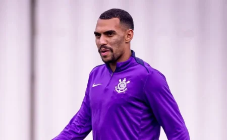 Corinthians: Matheuzinho Fora, Dorival Júnior Testa Improviso e Estuda Chance com Jacaré Corinthians: Matheuzinho Fora, Dorival Júnior Testa Improviso e Estuda Chance com Jacaré