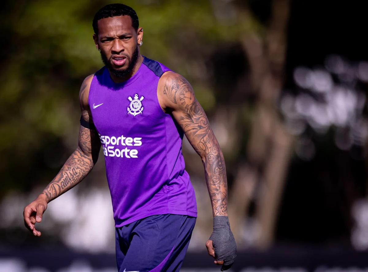 Corinthians Puni Martínez por Ausências em Treinos Corinthians Puni Martínez por Ausências em Treinos