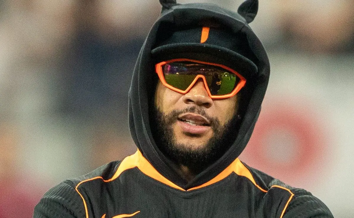 Corinthians avalia propostas por Memphis Depay após convocações