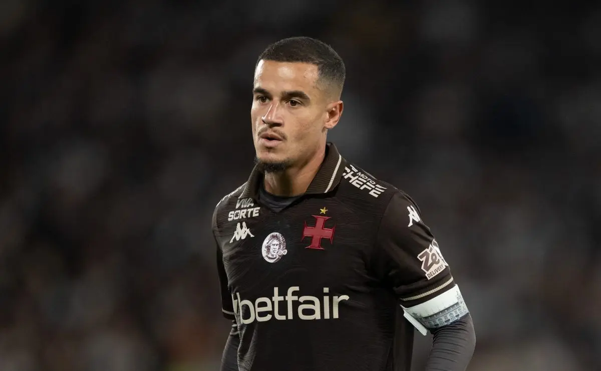 Coutinho Lidera o Vasco com Brilho Dentro e Fora de Campo em São Januário Coutinho Lidera o Vasco com Brilho Dentro e Fora de Campo em São Januário