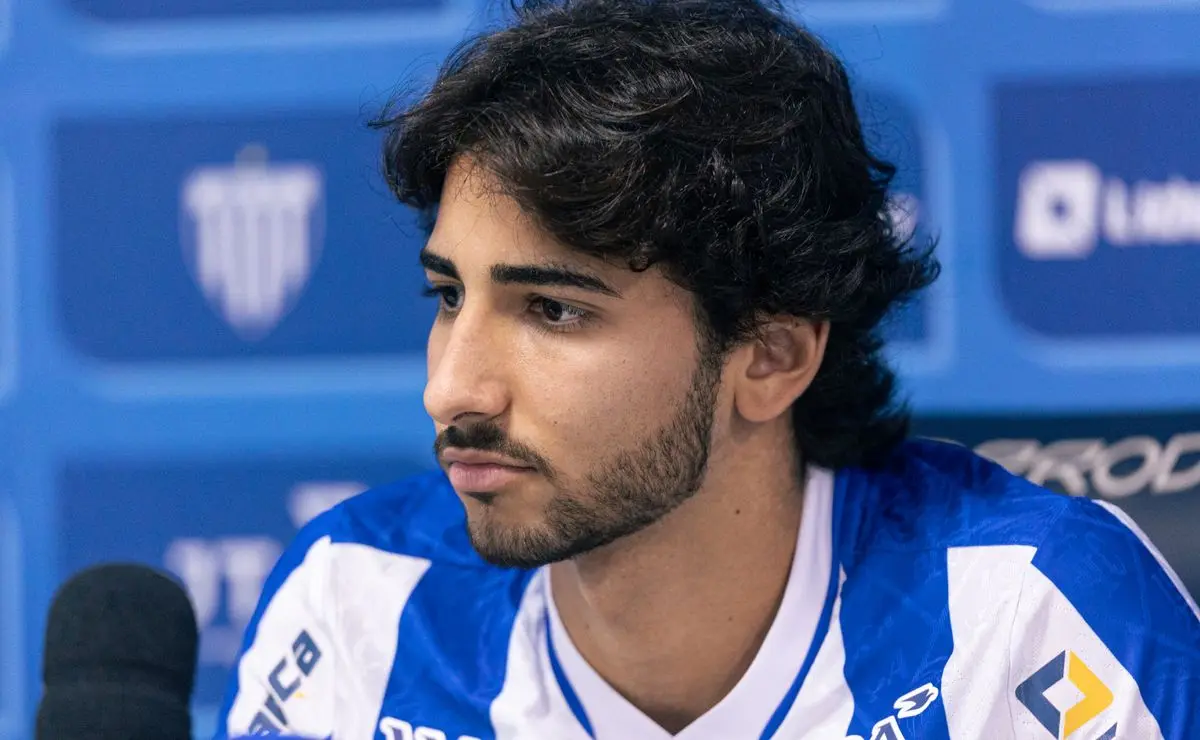 Craque do Vasco, JP sofre gol inacreditável pelo Avaí e enfrenta críticas nas redes sociais