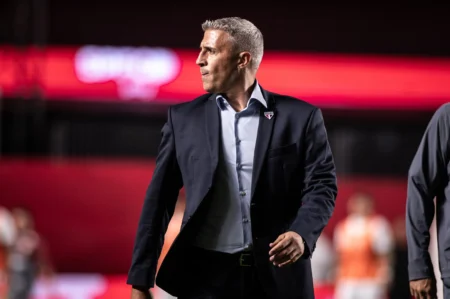 Crespo elogia elenco tricolor após triunfo e adia planos para 2026 no São Paulo: "Não sei se fico"