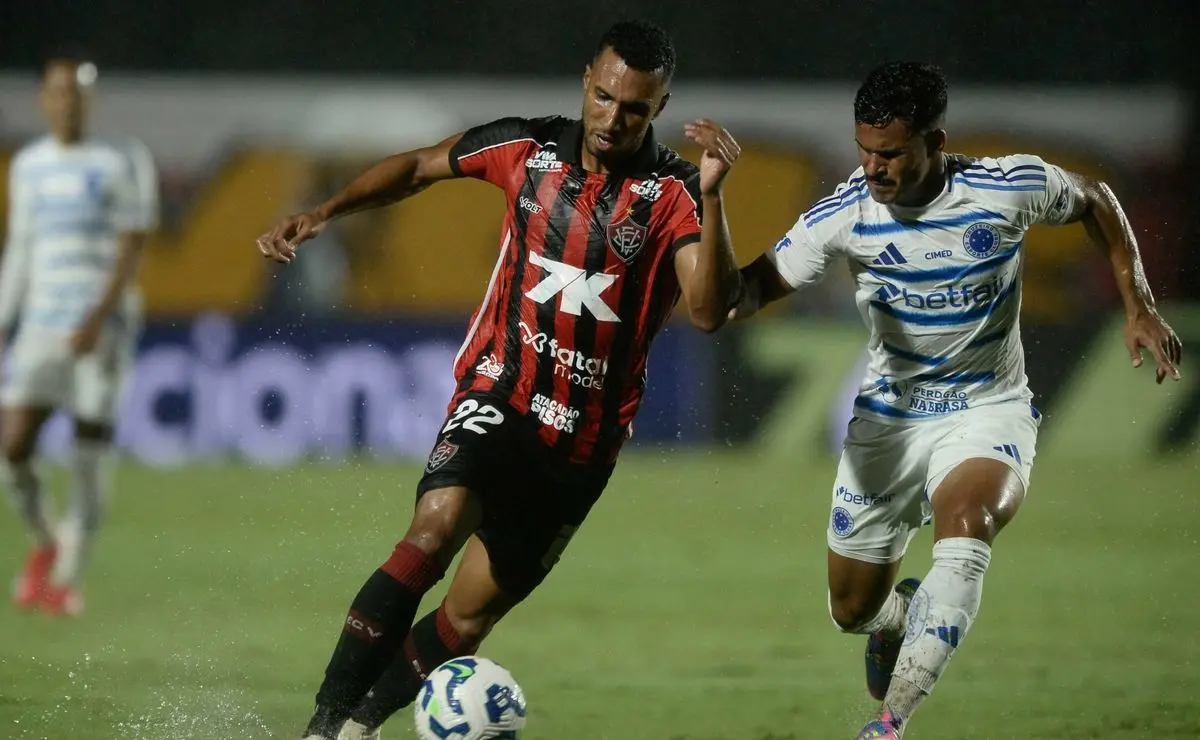 Cruzeiro mantém invencibilidade de quase 30 anos contra o Vitória no Mineirão
