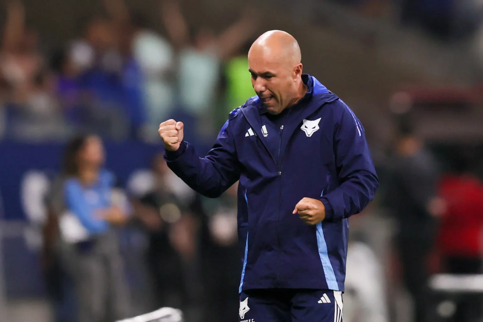 Cruzeiro retoma a ponta entre mandantes no Brasileiro e busca recorde do clube nos pontos corridos