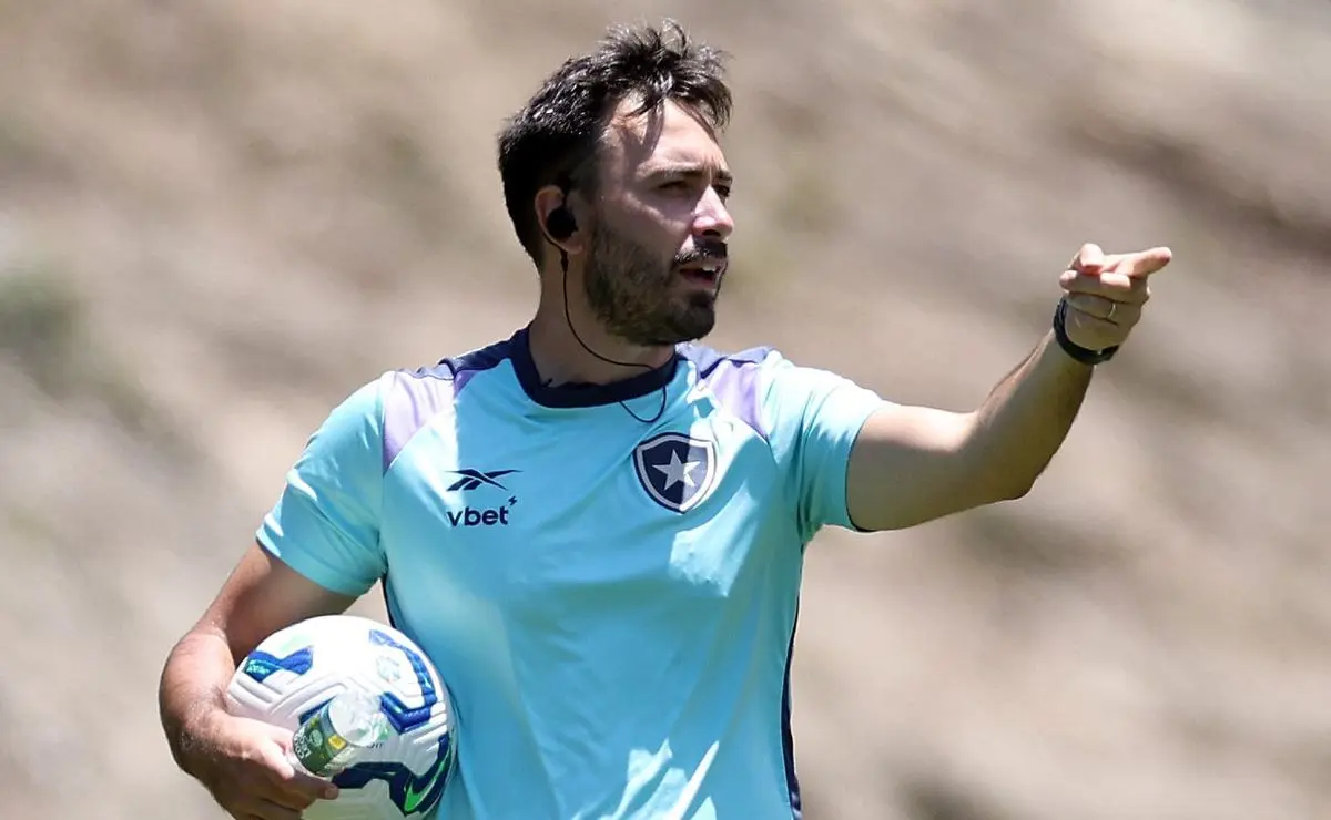 Davide Ancelotti: Futuro em Aberto Após Tropeço no Brasileiro, Não é um Trabalho Perfeito Davide Ancelotti: Futuro em Aberto Após Tropeço no Brasileiro, "Não é um Trabalho Perfeito"