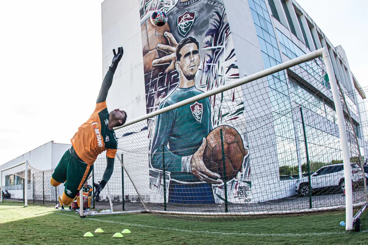 De ídolo a recordista, Fábio entra no top 10 de jogadores com mais partidas pelo Fluminense no século De ídolo a recordista, Fábio entra no top 10 de jogadores com mais partidas pelo Fluminense no século