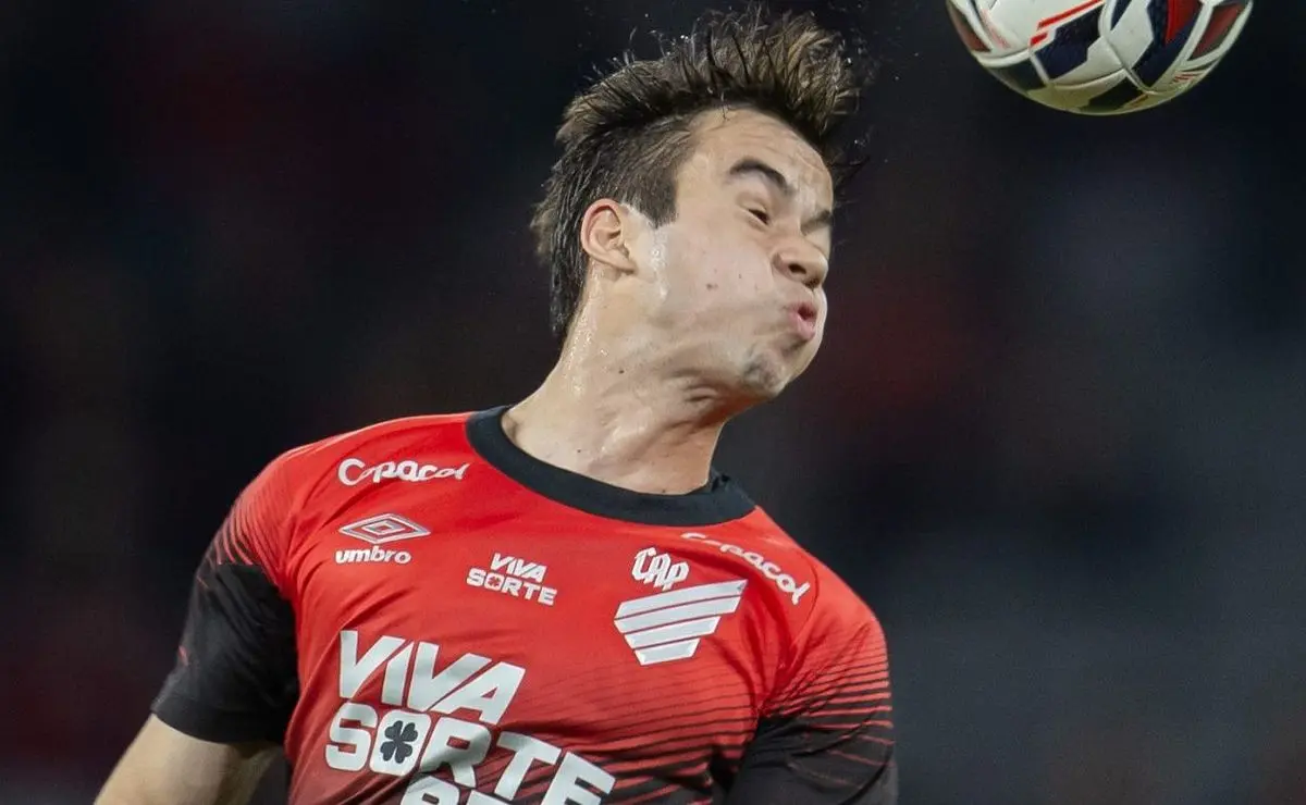 Dudu Kogitzki Renova Contrato Com o Athlético-PR e Desbarata Possibilidade de Transferência Para o Cruzeiro