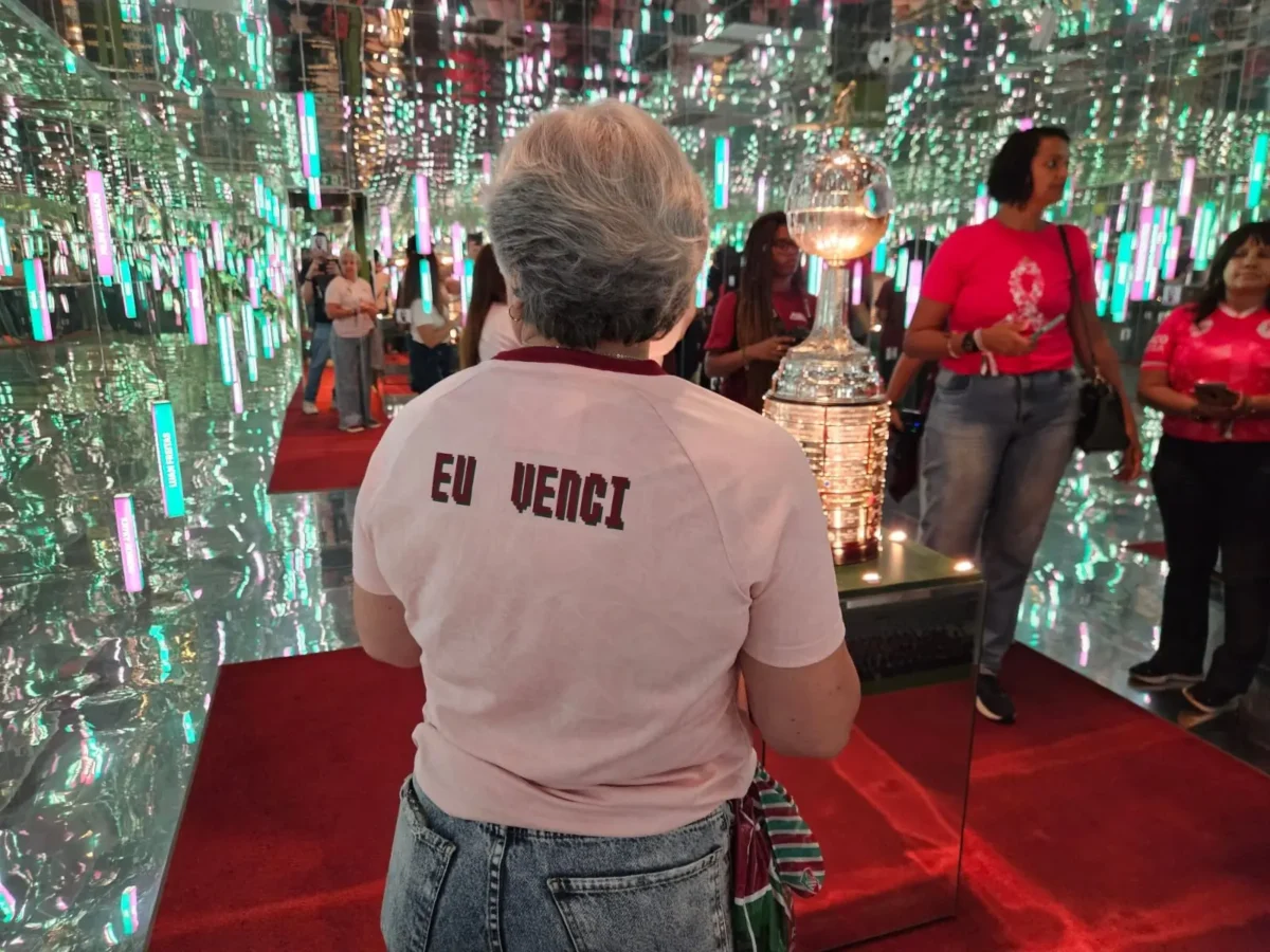 "Elas Venceram: Fluminense homenageia torcedoras que lutam contra o câncer de mama no Outubro Rosa"