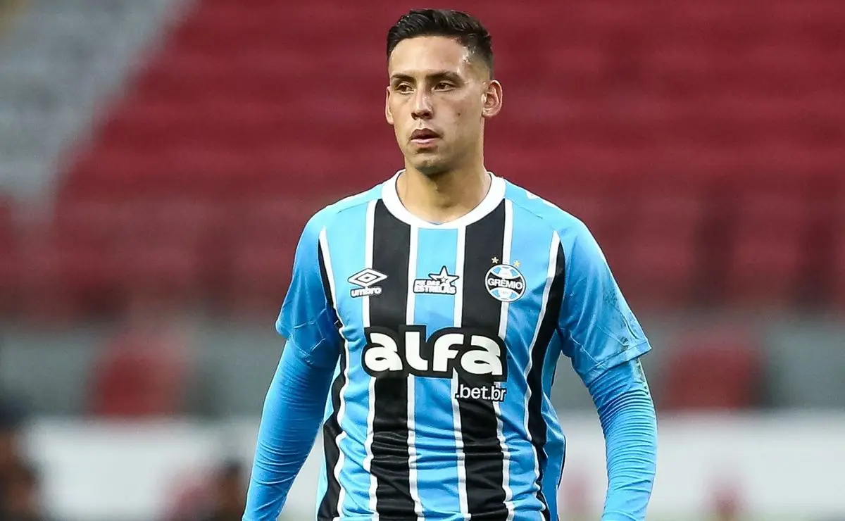 Erick Noriega, do Grêmio, se destaca em amistoso da Seleção Peruana contra o Chile e Peru Erick Noriega, do Grêmio, se destaca em amistoso da Seleção Peruana contra o Chile e Peru