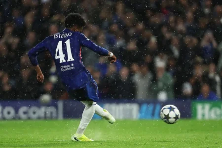 Estêvão: O Jovem Recordista do Chelsea na Champions League Estêvão: O Jovem Recordista do Chelsea na Champions League