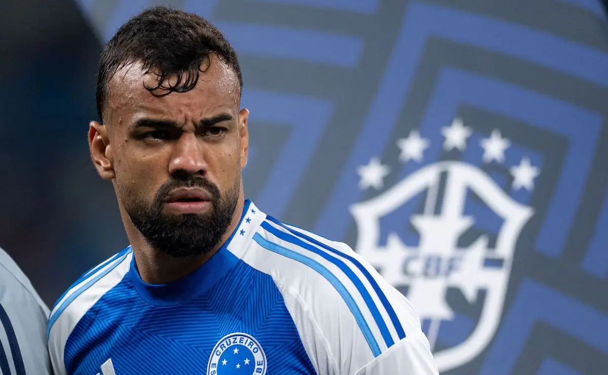 Fabrício Bruno corre o risco de perder clássico do Cruzeiro e lembra caso Arrascaeta em 2018 Fabrício Bruno corre o risco de perder clássico do Cruzeiro e lembra caso Arrascaeta em 2018