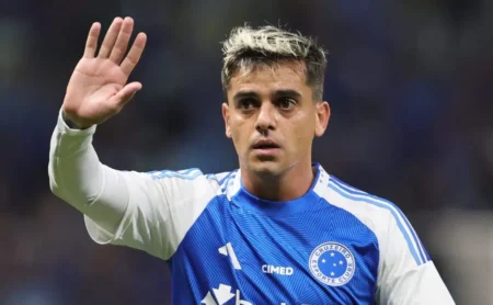 Fagner permanece no Cruzeiro: diretoria avança em avaliação interna