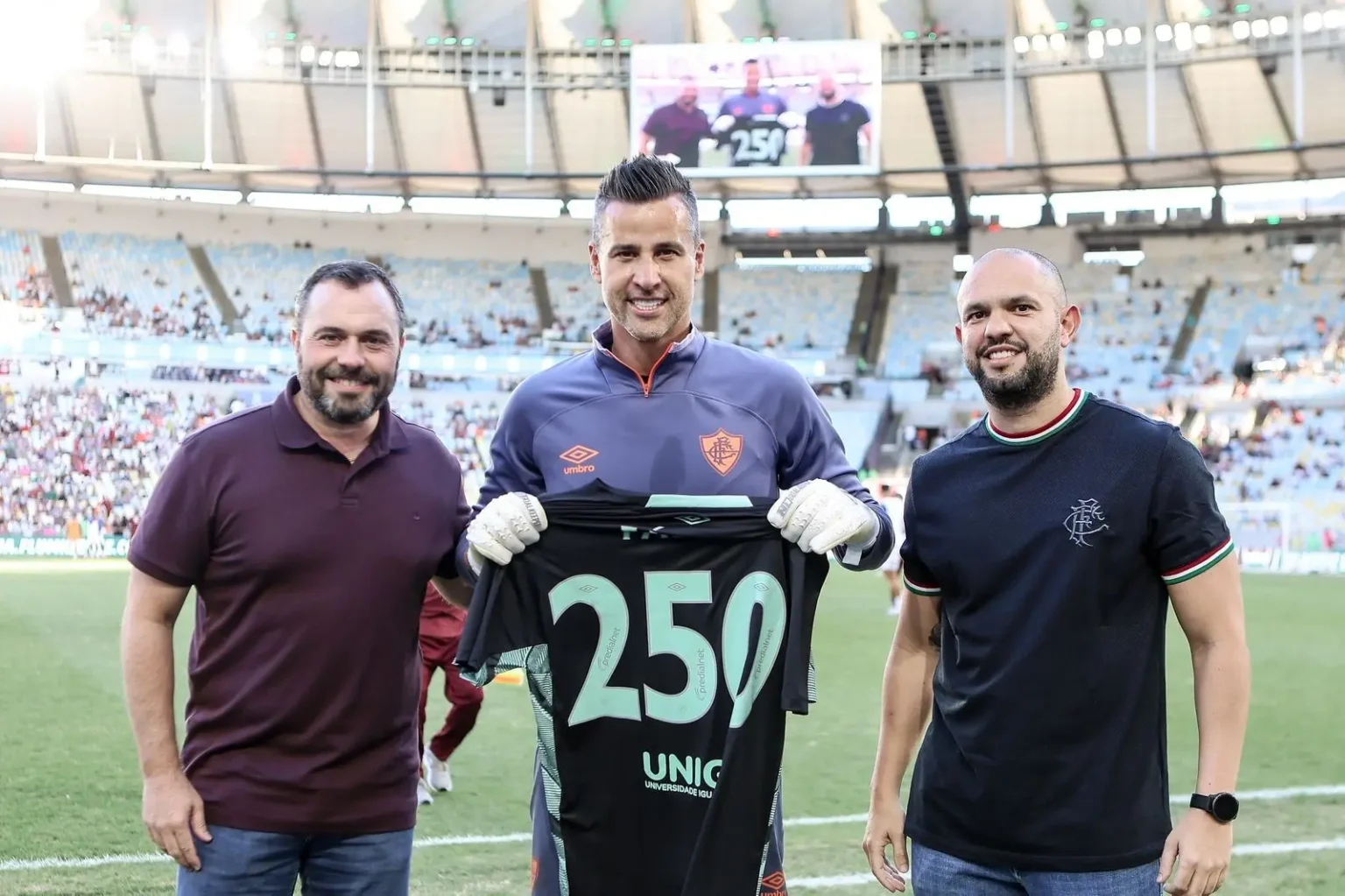 Fábio Alcança a Marca Centenária e Integra o Seleto Grupo de Goleiros Históricos do Fluminense