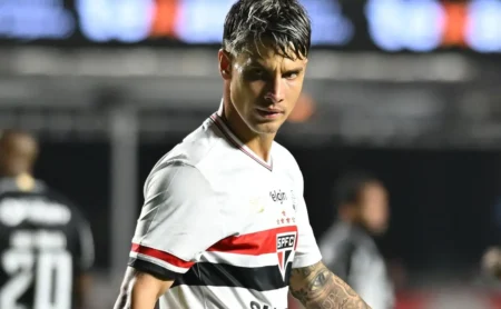 Ferreira Ganha Chance no Ataque do São Paulo Diante de Desfalques Ferreira Ganha Chance no Ataque do São Paulo Diante de Desfalques