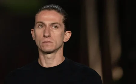 Filipe Luís Defende Evertton Araújo Após Bate-Boca: Pedem a Base e Depois Criticam Filipe Luís Defende Evertton Araújo Após Bate-Boca: "Pedem a Base e Depois Criticam"