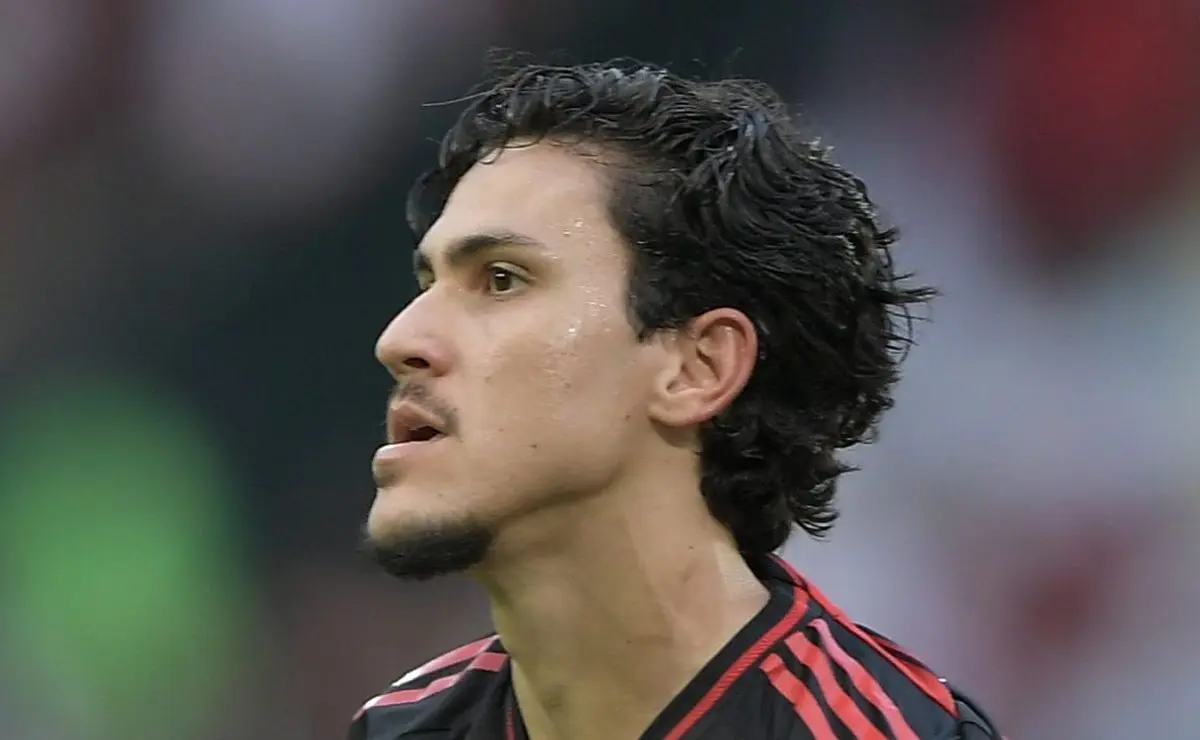 Filipe Luís novamente impede o desempenho de Pedro, e o atacante fica cada vez mais como reserva no Flamengo. Filipe Luís novamente impede o desempenho de Pedro, e o atacante fica cada vez mais como reserva no Flamengo.