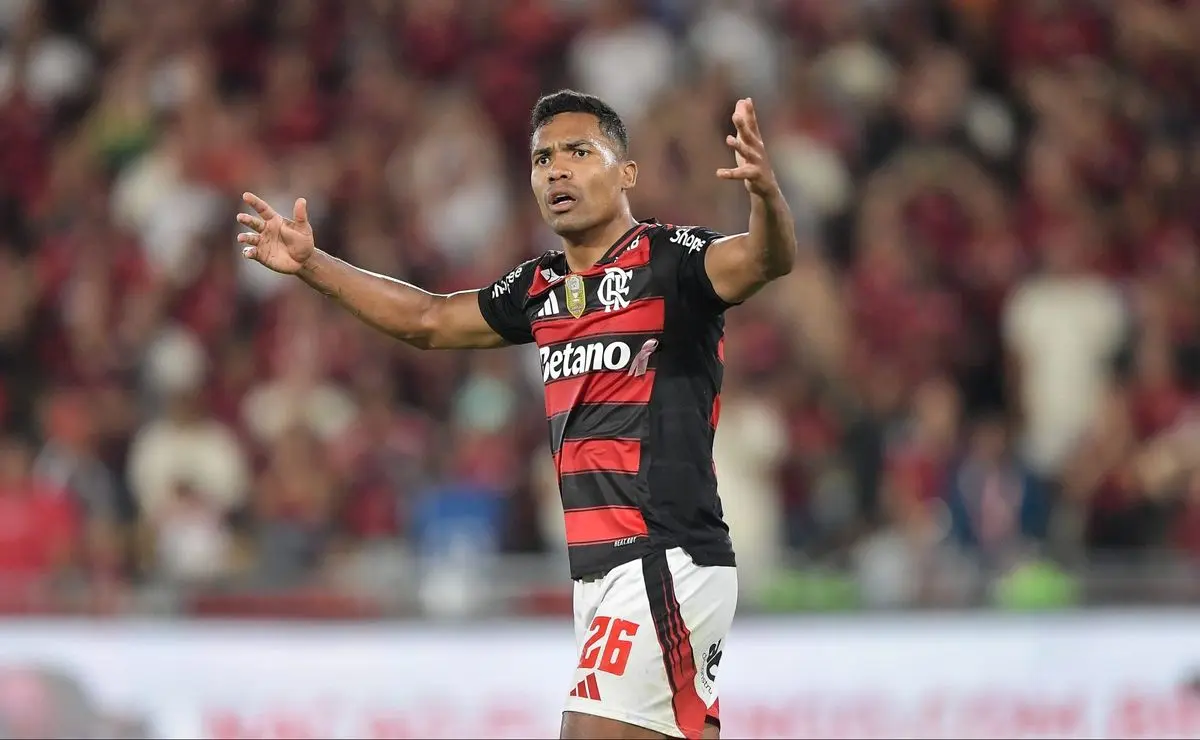 Flamengo Prioriza Contratação de Zagueiro Canhoto Depois de Alex Sandro Descartar Ação Defensiva