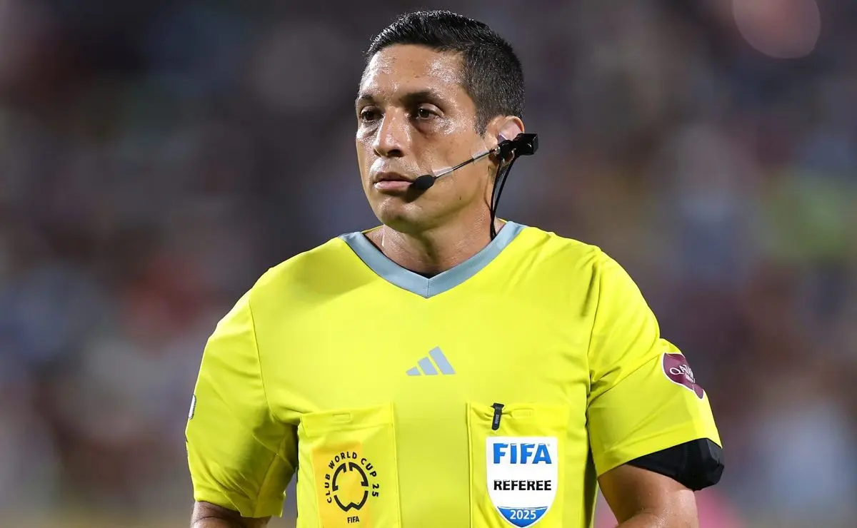 Flamengo confia na Conmebol e espera jogo limpo do árbitro Jesús Valenzuela contra o Racing no Maracanã Flamengo confia na Conmebol e espera jogo limpo do árbitro Jesús Valenzuela contra o Racing no Maracanã