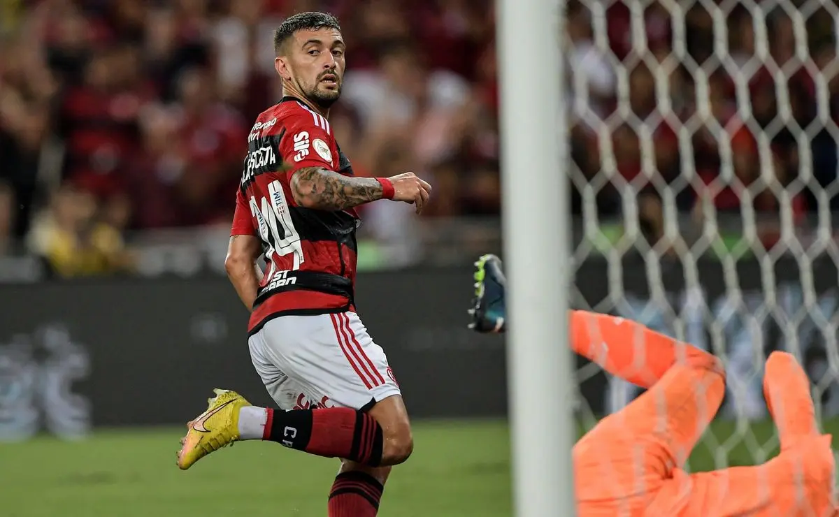 Flamengo cutuca o Palmeiras nas redes ao recordar vitórias marcantes Flamengo cutuca o Palmeiras nas redes ao recordar vitórias marcantes