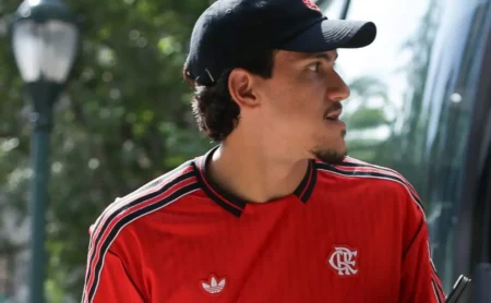 Flamengo deixará de lado Arrascaeta em 2025 e adiará a renovação para priorizar Pedro. Flamengo deixará de lado Arrascaeta em 2025 e adiará a renovação para priorizar Pedro.