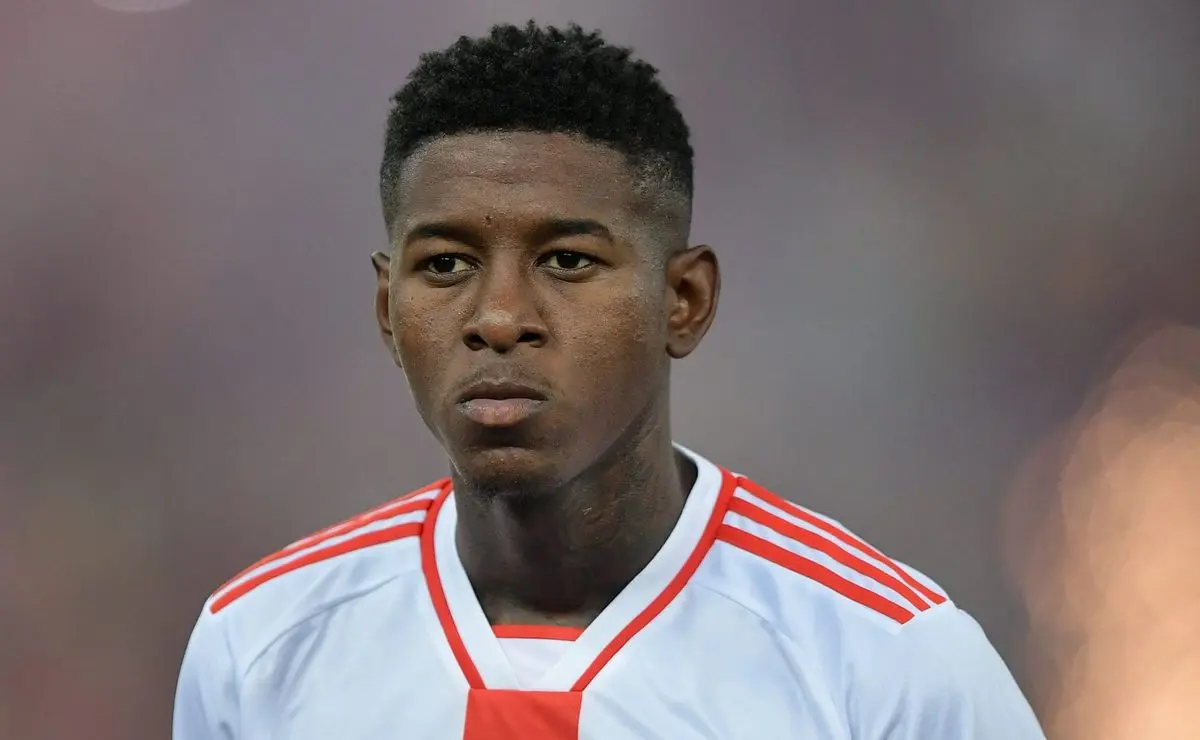 Flamengo está considerando contratar Vitão e outros jogadores para substituir Arrascaeta "Flamengo está considerando contratar Vitão e outros jogadores para substituir Arrascaeta"