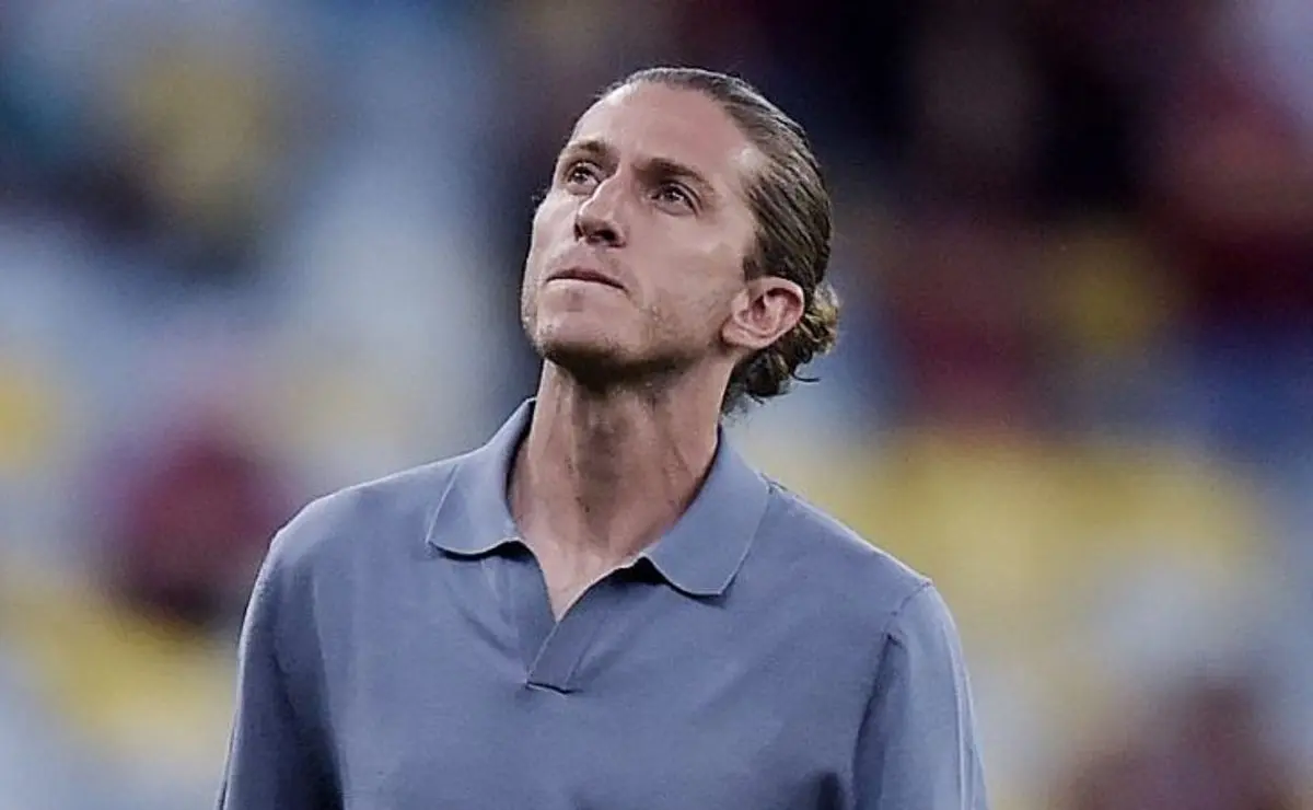 Flamengo faz exigência única e toma decisão sobre renovar com Filipe Luís