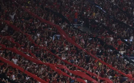 Flamengo é multado pela Conmebol por sinalizações usadas por torcedores nas quartas de final da Libertadores Flamengo é multado pela Conmebol por sinalizações usadas por torcedores nas quartas de final da Libertadores