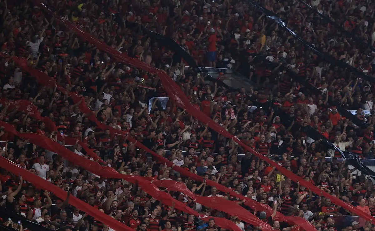 Flamengo é multado pela Conmebol por sinalizações usadas por torcedores nas quartas de final da Libertadores Flamengo é multado pela Conmebol por sinalizações usadas por torcedores nas quartas de final da Libertadores