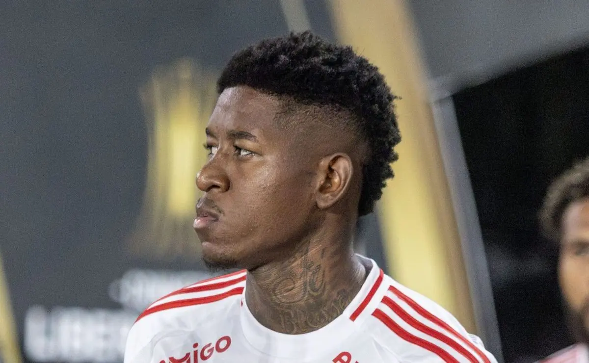 Flamengo prepara investida e Vitão pode não renovar contrato com Internacional; CRF quer três reforços em janeiro Flamengo prepara investida e Vitão pode não renovar contrato com Internacional; CRF quer três reforços em janeiro