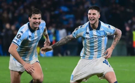 Flamengo se interessa por zagueiro Santiago Sosa, titular e destaque do Racing aos 26 anos Flamengo se interessa por zagueiro Santiago Sosa, titular e destaque do Racing aos 26 anos