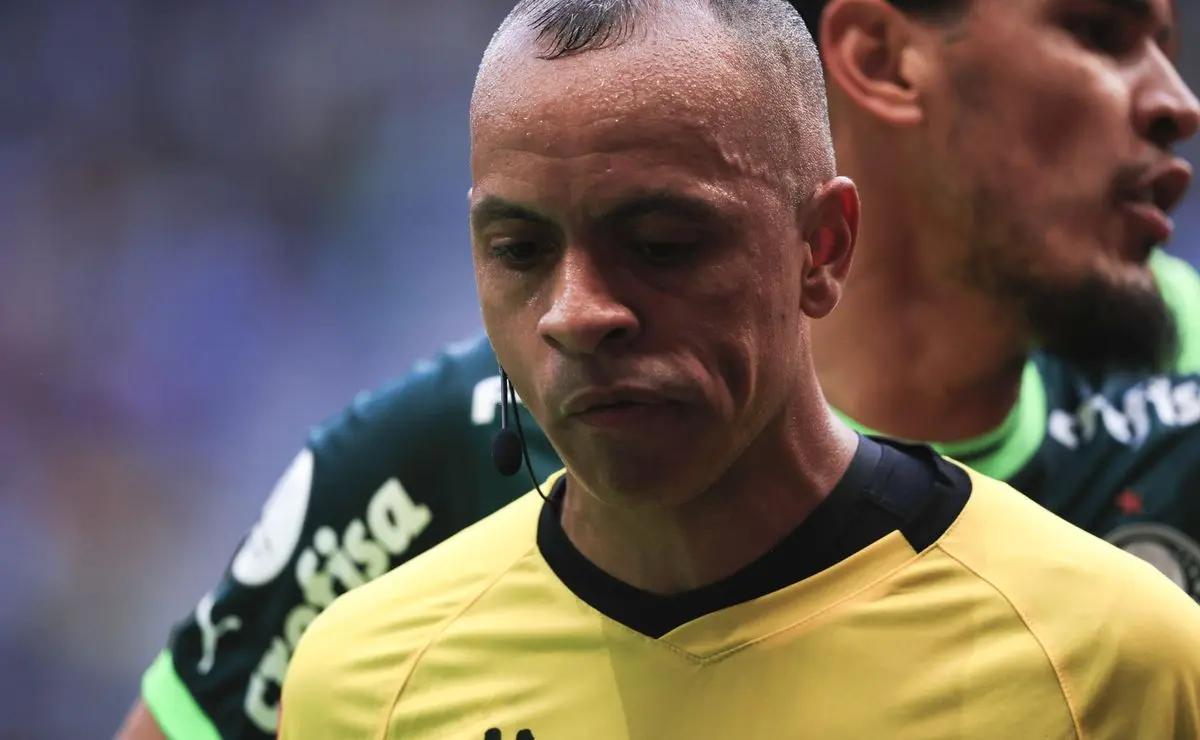 Flamengo solicitou o afastamento de Wilton Pereira Sampaio por polêmica na final contra o Palmeiras Flamengo solicitou o afastamento de Wilton Pereira Sampaio por polêmica na final contra o Palmeiras