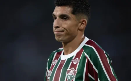 Fluminense tem mudança em retorno de Serna, mas não descarta escalas contra o Juventude
