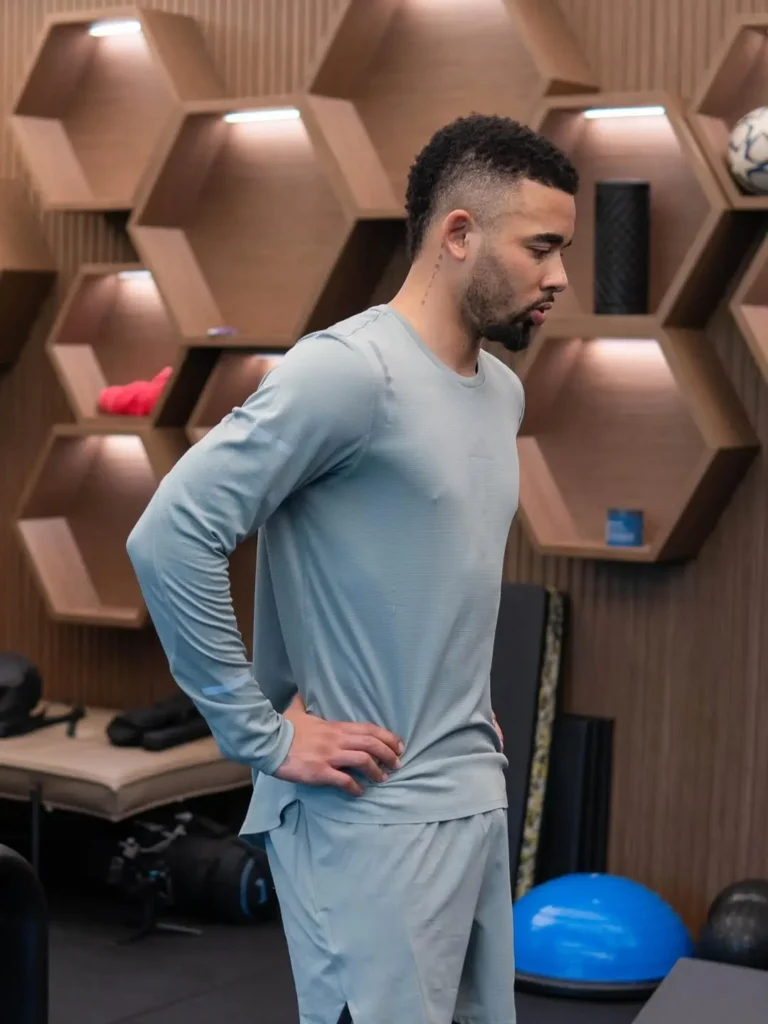 Gabriel Jesus: Expectativa de Retorno aos Gramados em Dezembro após Nove Meses Sem Jogar