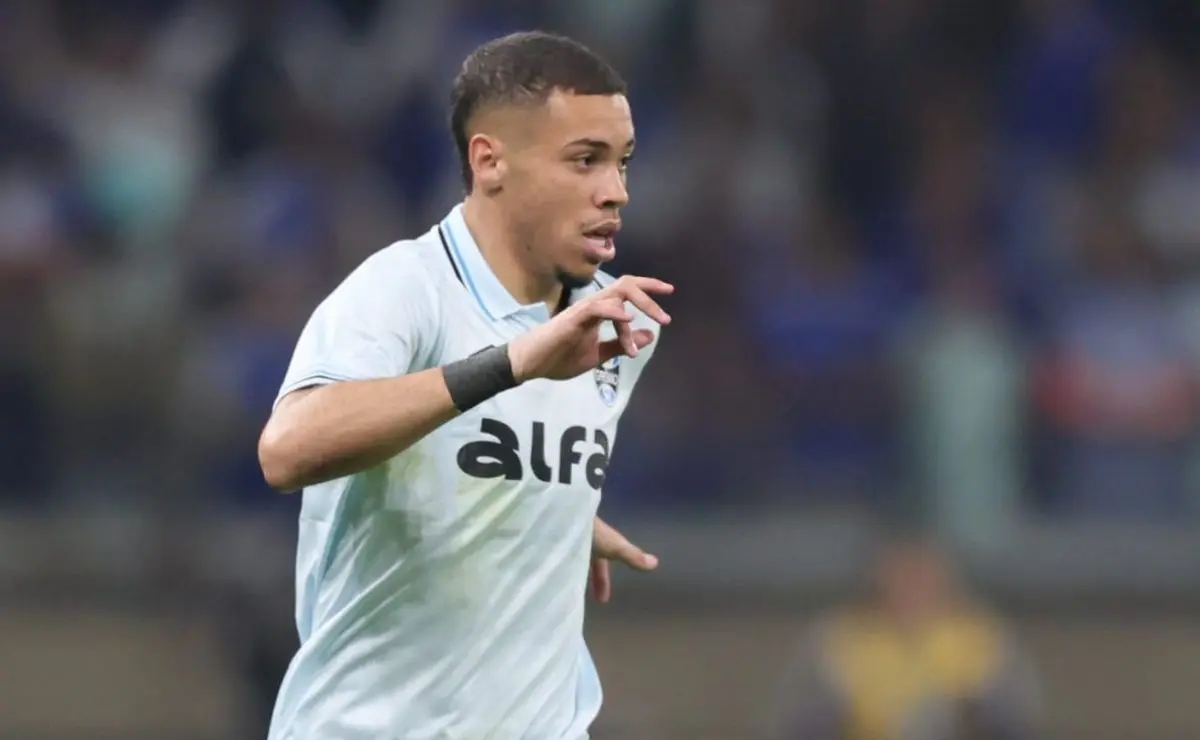 Grêmio destaca talento em jovem Alysson com golaço impressionante no jogo treino "Grêmio destaca talento em jovem Alysson com golaço impressionante no jogo treino"