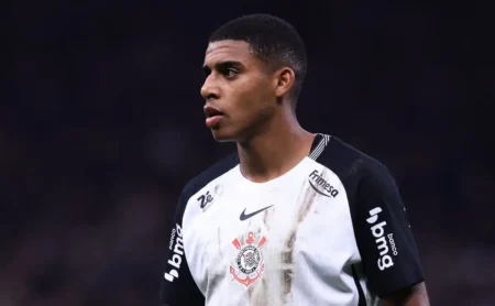 Gui Negão Barrado por Dorival Júnior: Torcida Questiona Escolha do Técnico Gui Negão Barrado por Dorival Júnior: Torcida Questiona Escolha do Técnico