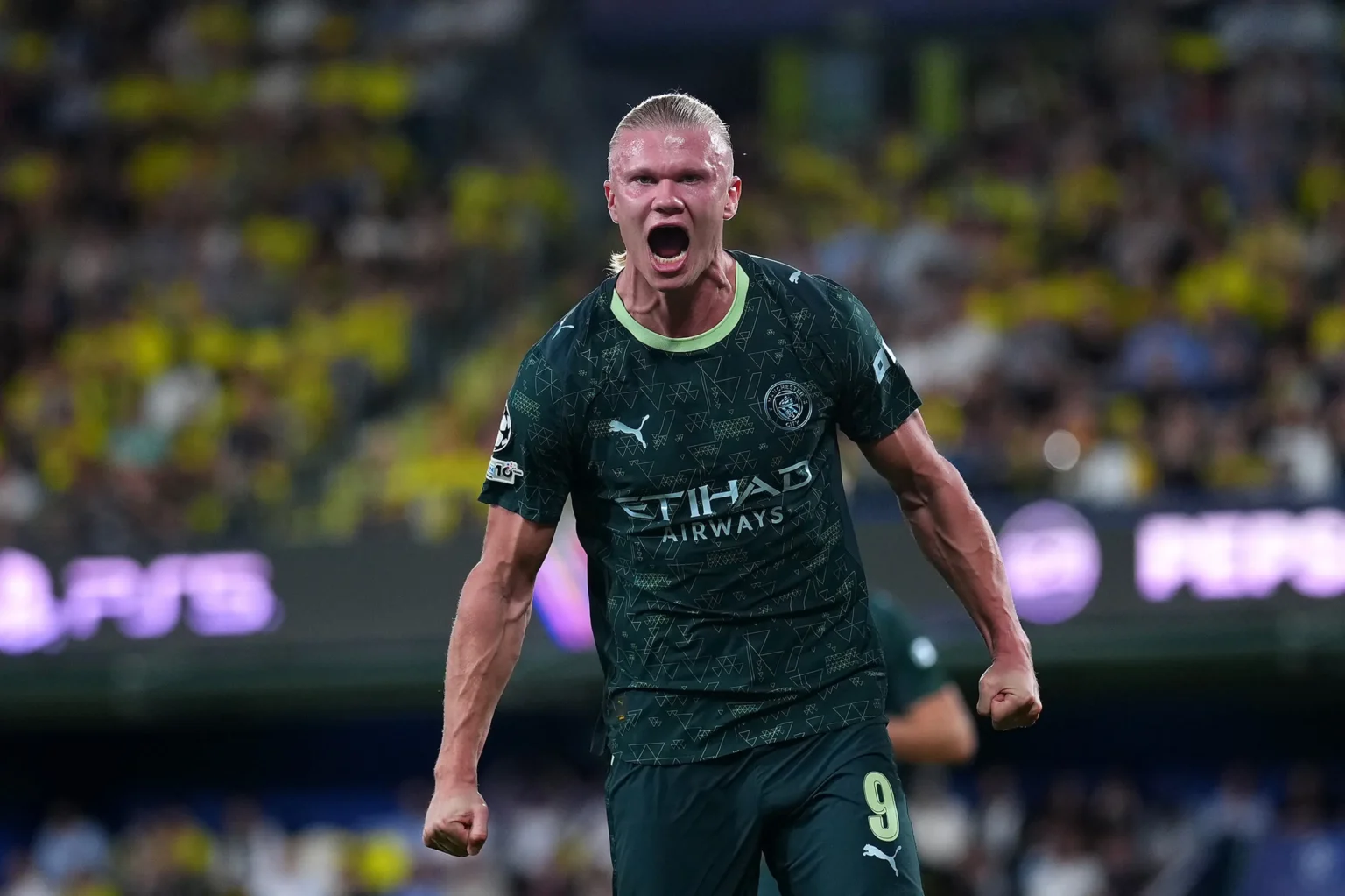 Haaland iguala feito histórico de Cristiano Ronaldo com 12 jogos seguidos marcando gols Haaland iguala feito histórico de Cristiano Ronaldo com 12 jogos seguidos marcando gols