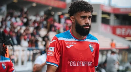 Herdeiro de ex-Palmeiras brilha em Portugal seguindo os passos do pai Herdeiro de ex-Palmeiras brilha em Portugal seguindo os passos do pai