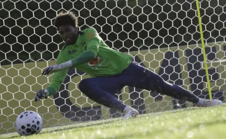 Hugo Souza é a novidade de Ancelotti em treino da Seleção antes de jogo contra o Japão Hugo Souza é a novidade de Ancelotti em treino da Seleção antes de jogo contra o Japão