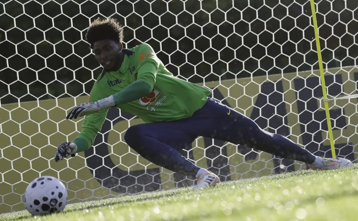 Hugo Souza é a novidade de Ancelotti em treino da Seleção antes de jogo contra o Japão Hugo Souza é a novidade de Ancelotti em treino da Seleção antes de jogo contra o Japão