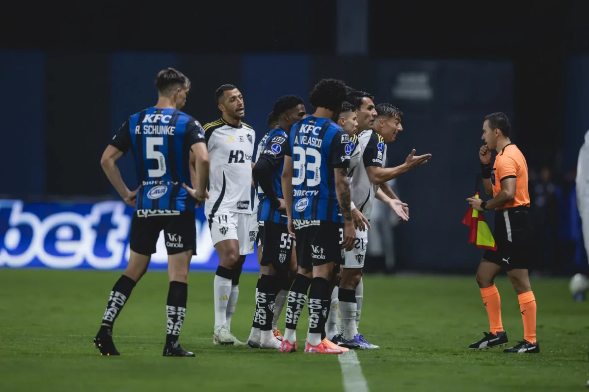Independiente del Valle x Atlético-MG: Conmebol libera áudio do VAR em lance polêmico de pênalti Independiente del Valle x Atlético-MG: Conmebol libera áudio do VAR em lance polêmico de pênalti
