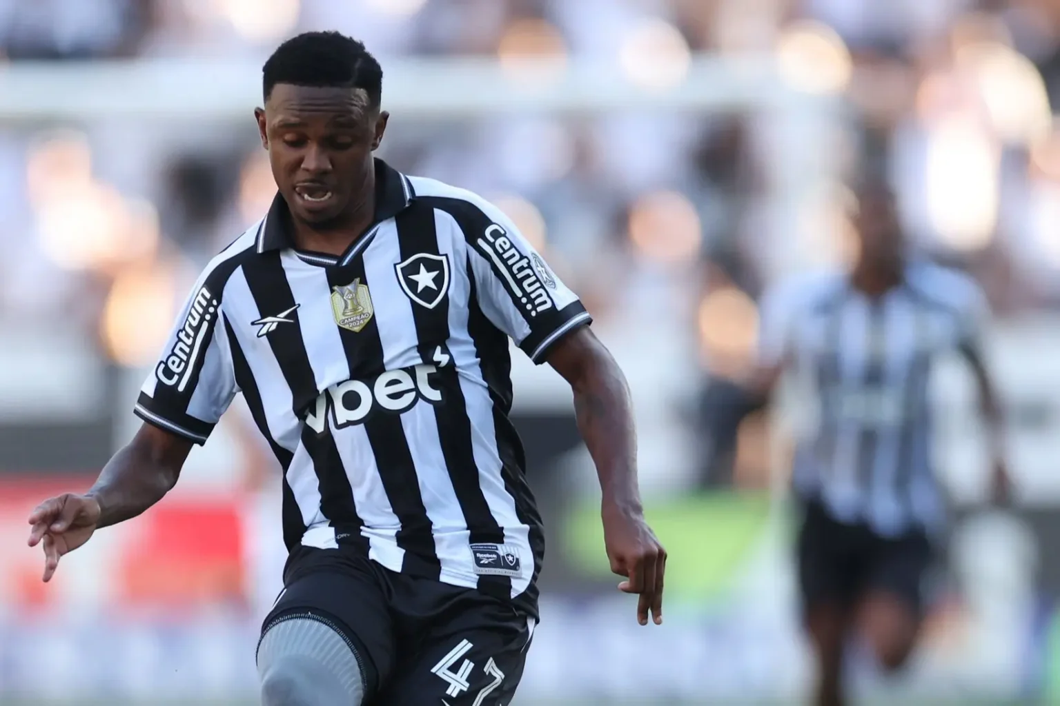 Jeffinho consolida momento no Botafogo e mira recorde de jogos no ano